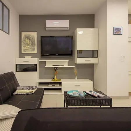 Ferienhaus Mit Privatpool Fuer 13 Personen Ca 210 Qm In Pula-fondole, Istrien Istrische Riviera Holiday home